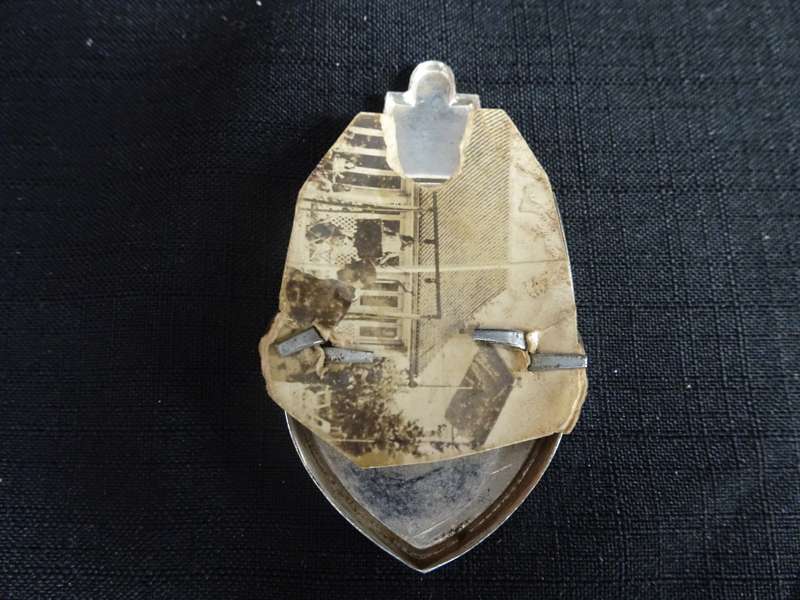 Stunning Volkswagen Original VW Wolfsburg Emblem (H - 8cm / B - 4cm)