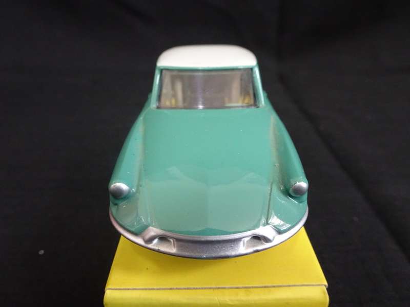 Dinky Toys Citroen DS 19 No 24C Made By DeAgostine Mattel In Original Box (L : 11cm)