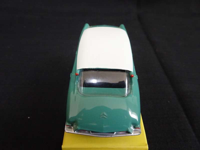 Dinky Toys Citroen DS 19 No 24C Made By DeAgostine Mattel In Original Box (L : 11cm)