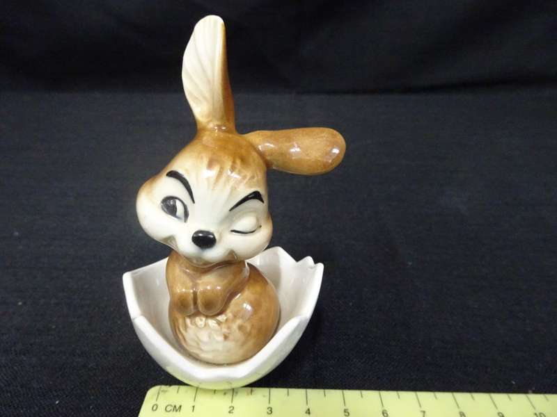Goebel Rabbit In Eggshell 1970 Made In Germany