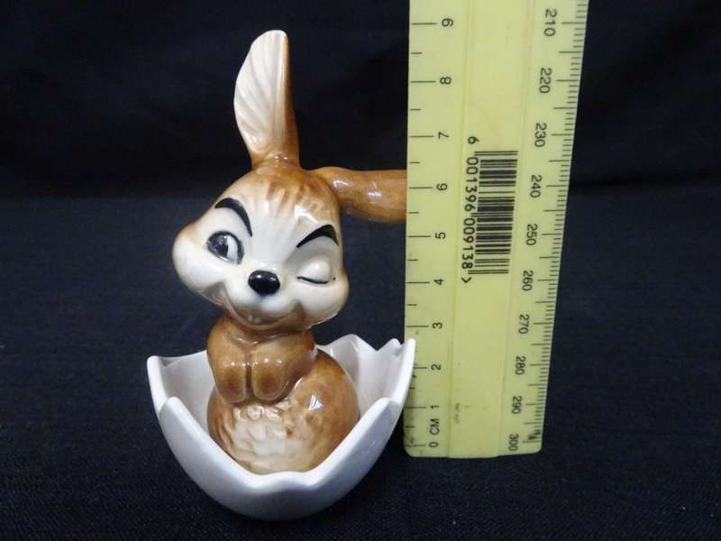 Goebel Rabbit In Eggshell 1970 Made In Germany
