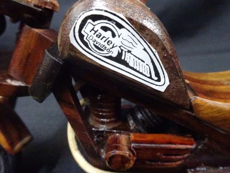 Stunning Hand Carved Wooden Harley Davidson Motorcycle (L - 22cm / H - 14cm)
