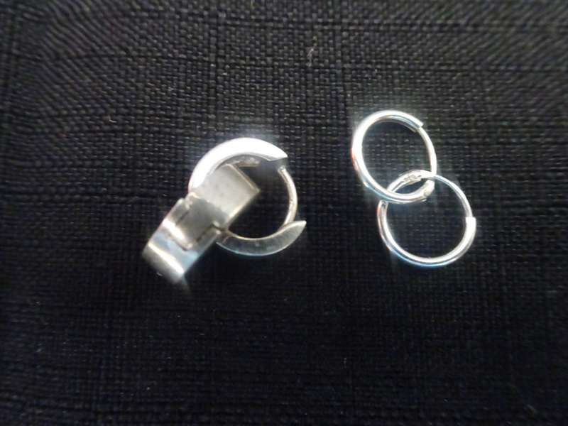 Stunning Silver Collection Of Three Pairs Of Earrings And One Pendant (5.3 Grams)