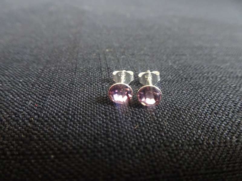 Stunning Silver Collection Of Three Pairs Of Earrings And One Pendant (5.3 Grams)