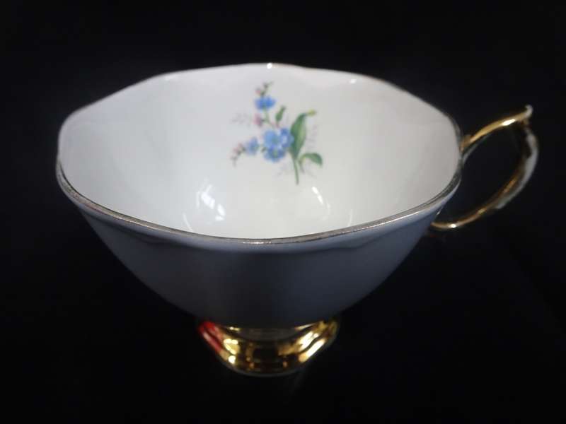 Stunning Vintage Royal Albert Trio Fine Bone China Set Made In England