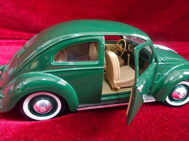 Maisto 1951 Volkswagen Export Sedan 1:18 Scale (No Box)