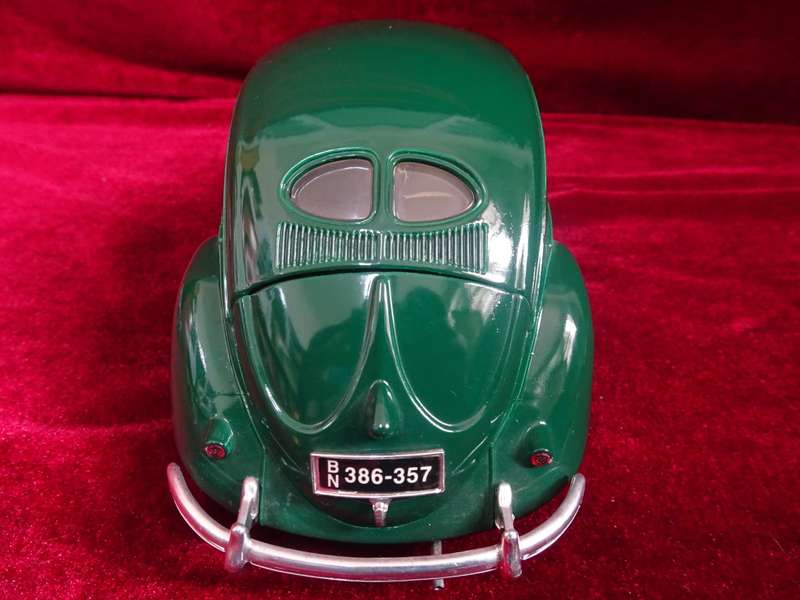 Maisto 1951 Volkswagen Export Sedan 1:18 Scale (No Box)