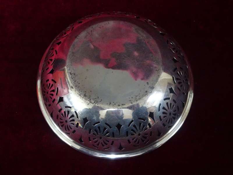 Antique Hallmarked Sterling Silver Bowl Walker & Hall Sheffield 1921-22 Fretwork Windows (74 Grams)