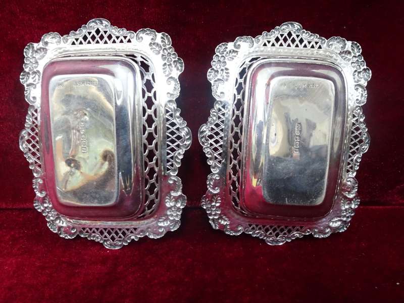 Lovely Vintage Set Of Hallmarked Sterling Silver Bon Bon Dishes Sheffield 1910 - 11 (117 Grams)