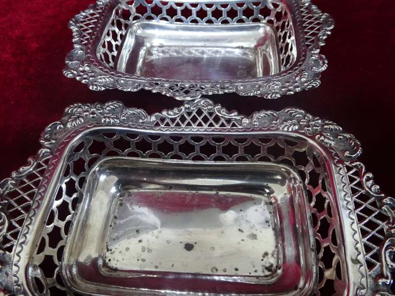 Lovely Vintage Set Of Hallmarked Sterling Silver Bon Bon Dishes Sheffield 1910 - 11 (117 Grams)