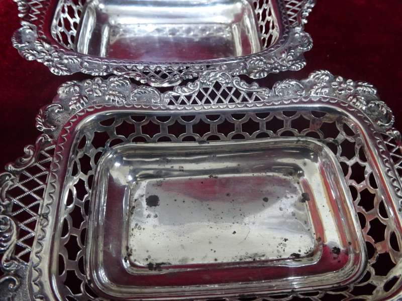 Lovely Vintage Set Of Hallmarked Sterling Silver Bon Bon Dishes Sheffield 1910 - 11 (117 Grams)