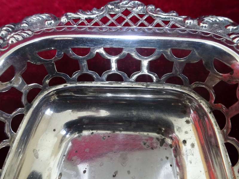 Lovely Vintage Set Of Hallmarked Sterling Silver Bon Bon Dishes Sheffield 1910 - 11 (117 Grams)