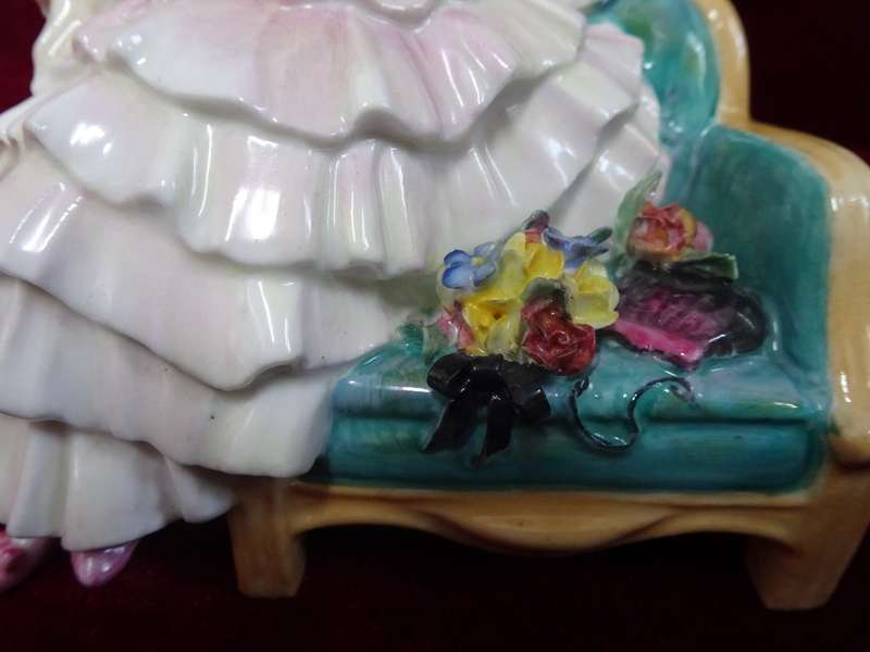 Stunning RARE Royal Doulton Figurine Sonia HN1692 - Made In England In Excellent Condition