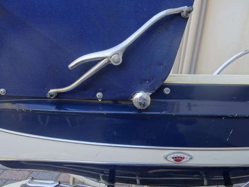 Antique Vintage 1950`s - 1960`s Pedigree Baby Stroller, Carriage Buggy (1m x 1.7m)