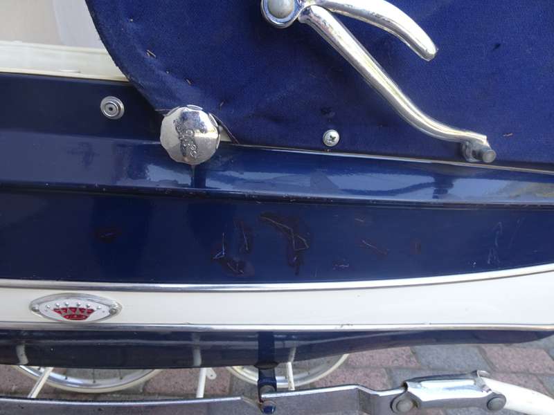Antique Vintage 1950`s - 1960`s Pedigree Baby Stroller, Carriage Buggy (1m x 1.7m)
