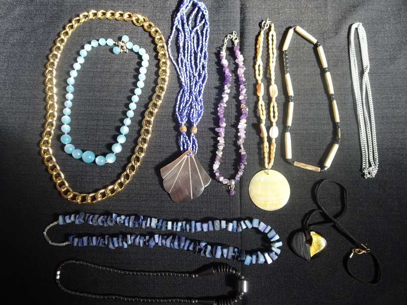 Gorgeous Joblot Of Ten Costume Jewellery Necklaces - In Excellent Condition