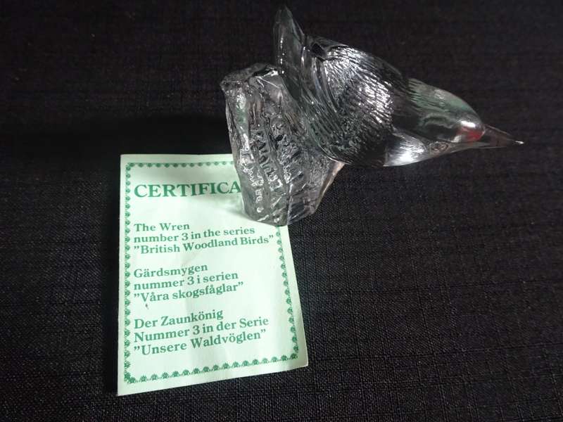 Svenskt Glass Crystal Bird Wren RSPB Limited edition Signed P.Hoff. Paperweight With Certificate