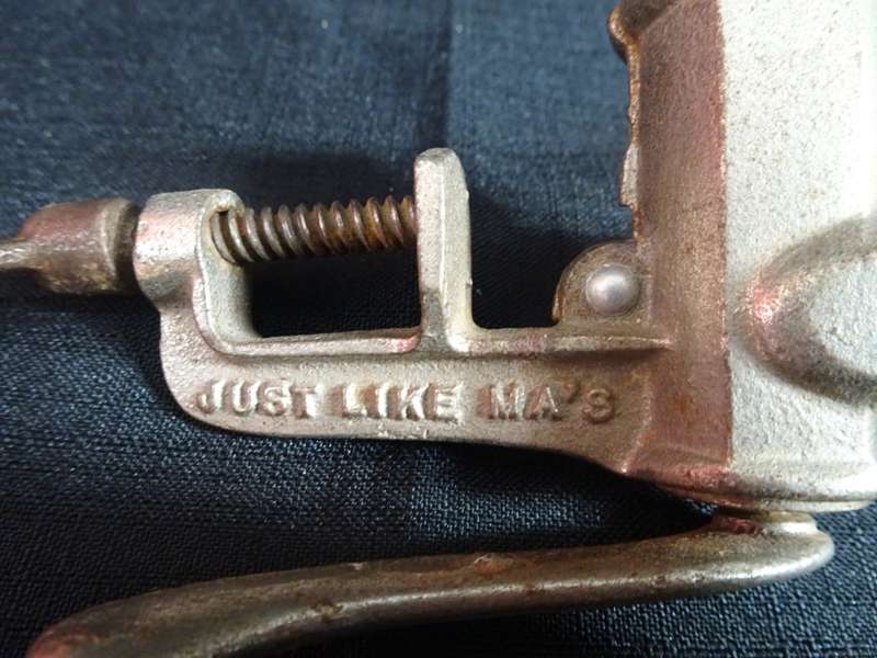 Antique Kiddies Miniature Cast Iron Meat Grinder - Just Like Ma`s - In Good Condition