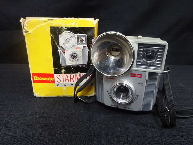Kodak Vintage 1960`s Starmite Brownie Camera,Dakon Lens Color and B&W Camera, Gray, Display Camera