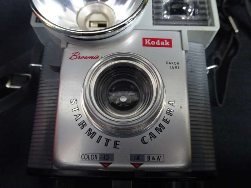 Kodak Vintage 1960`s Starmite Brownie Camera,Dakon Lens Color and B&W Camera, Gray, Display Camera