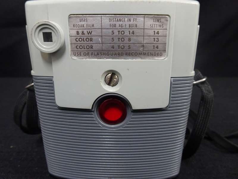 Kodak Vintage 1960`s Starmite Brownie Camera,Dakon Lens Color and B&W Camera, Gray, Display Camera