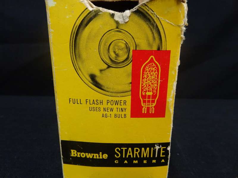 Kodak Vintage 1960`s Starmite Brownie Camera,Dakon Lens Color and B&W Camera, Gray, Display Camera