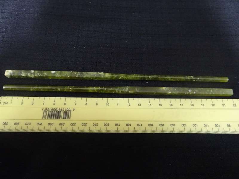 Lovely Set Of Natural Jade Hand Carved Chinese Chopsticks - In Excellent Condition