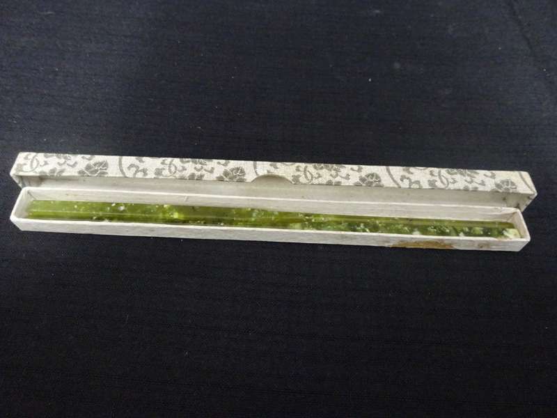 Lovely Set Of Natural Jade Hand Carved Chinese Chopsticks - In Excellent Condition