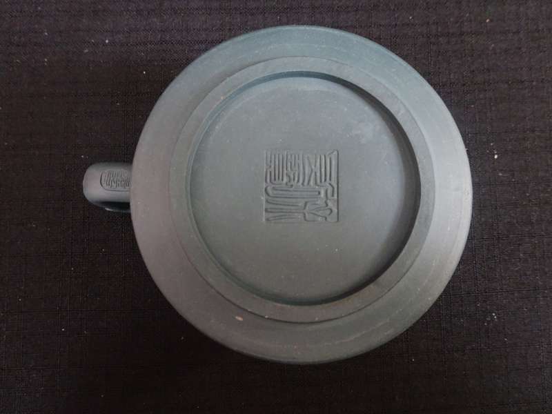 Yixing Clay / Zisha Tea Pot for Chinese Kung / Gong Fu Tea - H: 8cm / W: 13cm