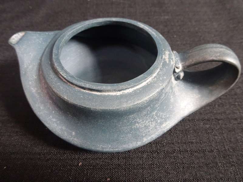 Stunning Vintage Handmade Yixing Zisha Clay Teapot With Animal Figure Lid - H: 7cm / W: 13cm