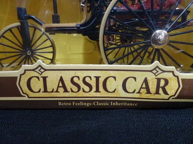 1886 Three-Wheel Automobile Simulation Car Model, Classic Car Alloy Model Ornament 1:12 Scale