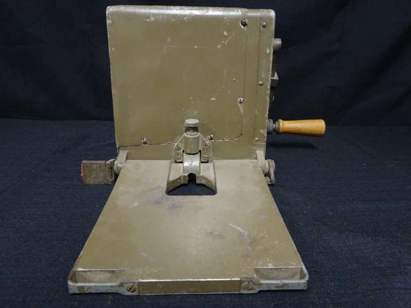 Very Rare Vintage Radio Transmitter WW2 Fuji Electric Manufacturing No. 19 Hand-Held Generator
