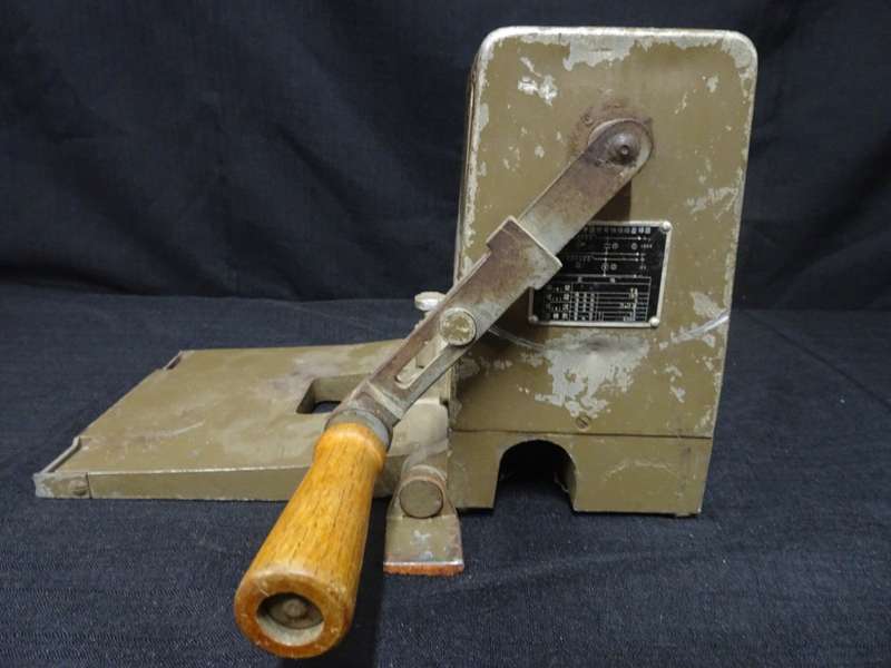 Very Rare Vintage Radio Transmitter WW2 Fuji Electric Manufacturing No. 19 Hand-Held Generator