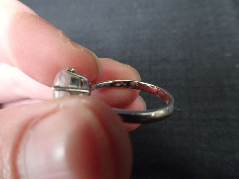 Stunning Sterling Silver Solitaire Ring - 3.8 Gram - Clearly Marked 925 - Size 7