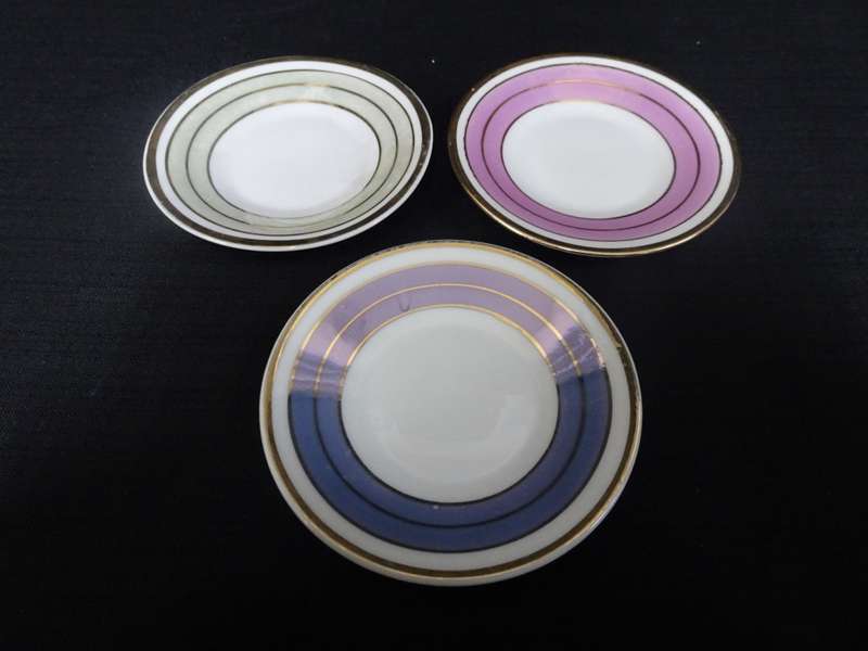 Lovely Vintage Set Of Three Miniature Espresso Cups And Saucers - Made In Norleans Japan