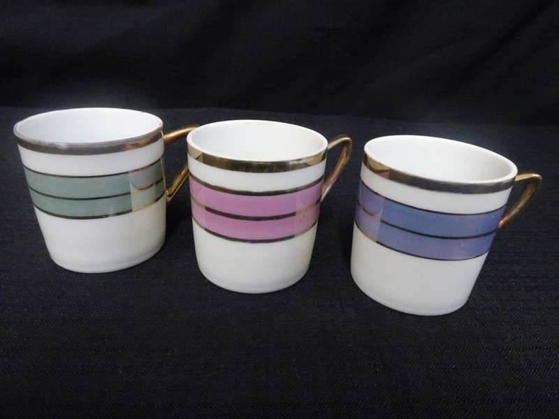 Lovely Vintage Set Of Three Miniature Espresso Cups And Saucers - Made In Norleans Japan