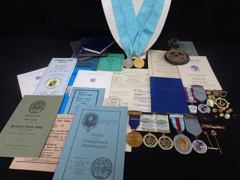 Large Collection Of Masonic Medals, Booklets, Pins And Other Collectables - Please View Images
