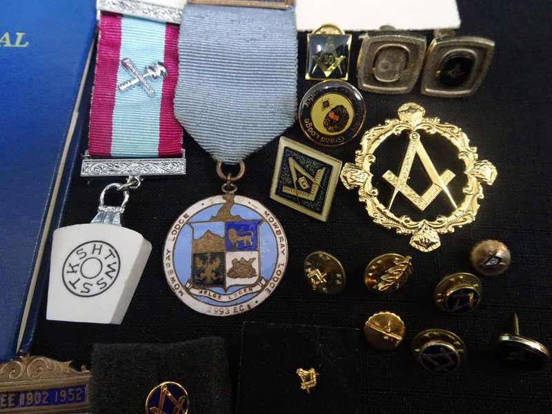 Large Collection Of Masonic Medals, Booklets, Pins And Other Collectables - Please View Images