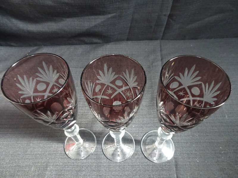 Set Of Three Vintage Burgandy Cut Glass Champagne Glasses - In Excellent Condition