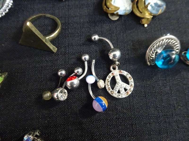 Stunning Joblot Of Different Costume Jewellery Items - See My Description