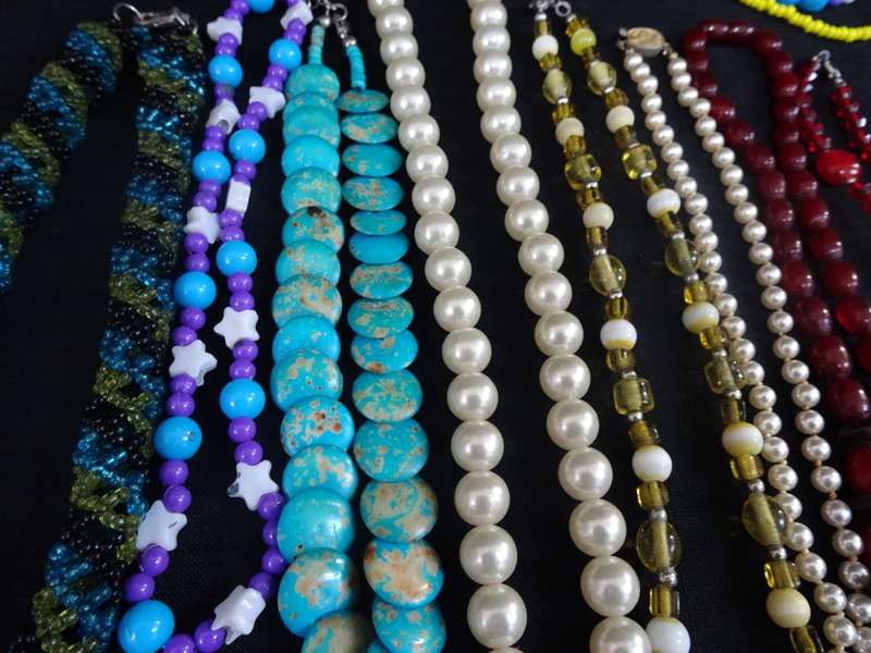 Stunning Joblot Of Different Costume Jewellery Items - See My Description