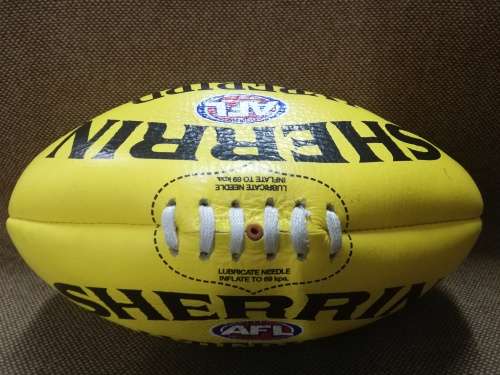 SHERRIN AFL LYREBIRD BALL SIZE 5(AUSTRALIAN FOOTBALL LEAGUE) new!
