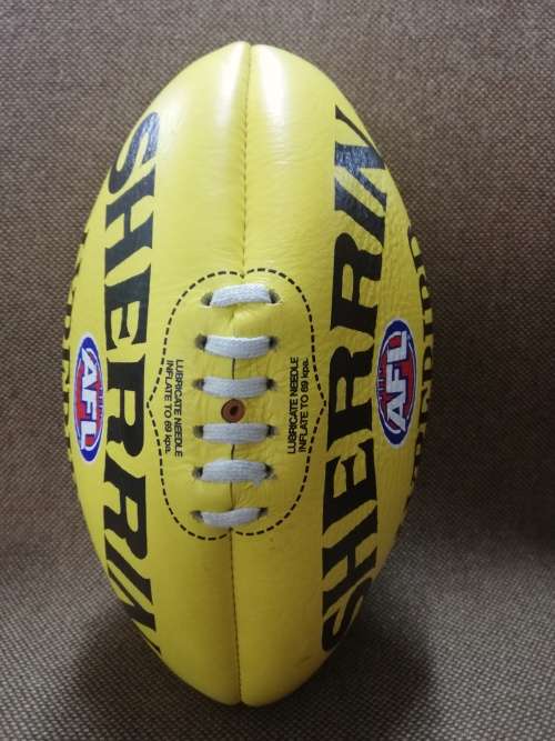 SHERRIN AFL LYREBIRD BALL SIZE 5(AUSTRALIAN FOOTBALL LEAGUE) new!