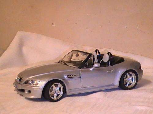 Silver BMW M Roadster 1:18 Bburago Diecast Car Model