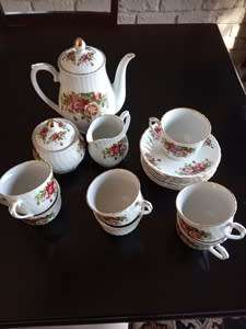 Beautiful 19 Piece Fine China Tea/Coffee Set " English Rose " Vintage