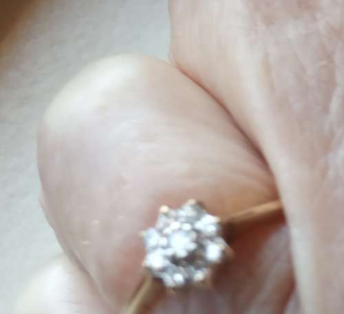 Beautiful 9ct Yellow Gold and Diamond Cluster Ring - REDUCED