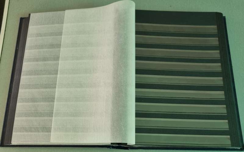 LOVELY PRINZ IMPERIAL 4030 EMPTY ALBUM 2ND HAND (30 BLACK PAGES/60 SIDES). . NB: PLEASE READ!!