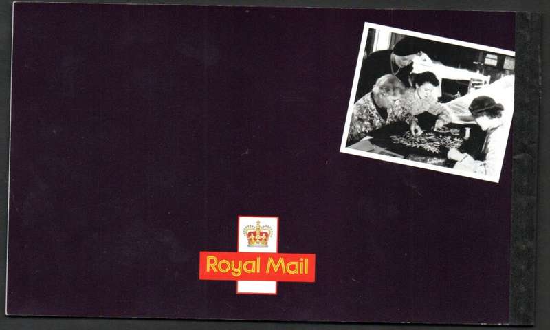 GB 2004 A PERFECT CORONATION MINT AND COMPLETE BOOKLET. SG DX31. CV GBP 70. LOVELY ITEM.