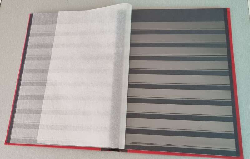 PRINZ EMPTY ALBUM 2ND HAND. 16 PAGES/32 BLACK SIDES. AS PER PHOTOS. NB: PLEASE READ BELOW.