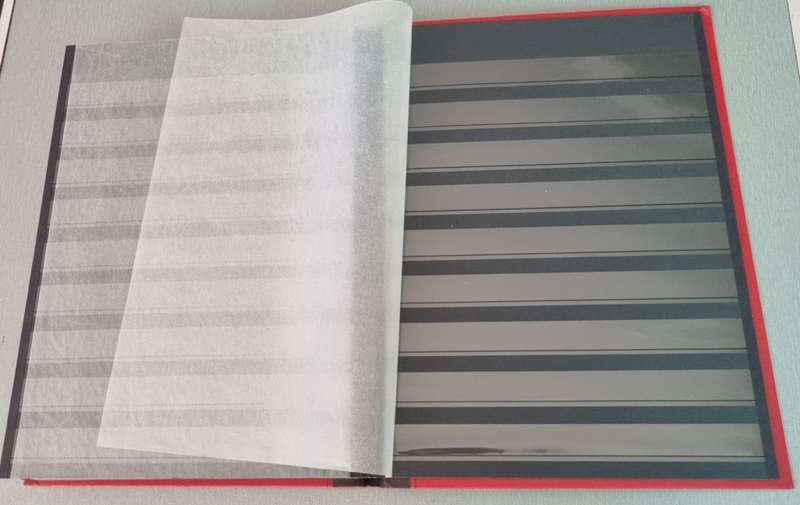 PRINZ EMPTY ALBUM 2ND HAND. 16 PAGES/32 BLACK SIDES. AS PER PHOTOS. NB: PLEASE READ BELOW.